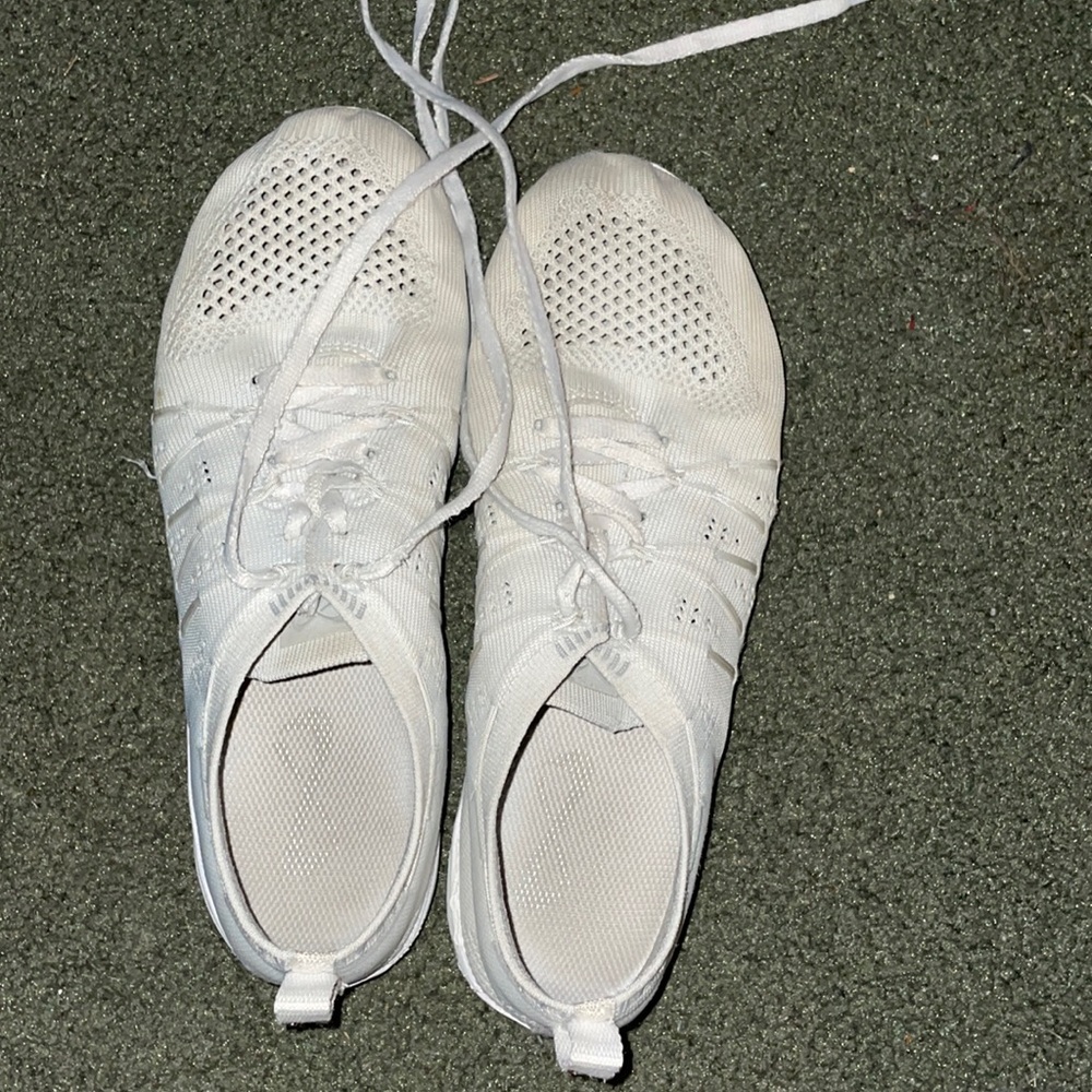 Nfinity Flyte women’s cheer shoes 7.5